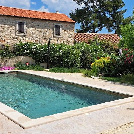Muntić Eti And Mia Holiday Apartments מראה חיצוני תמונה